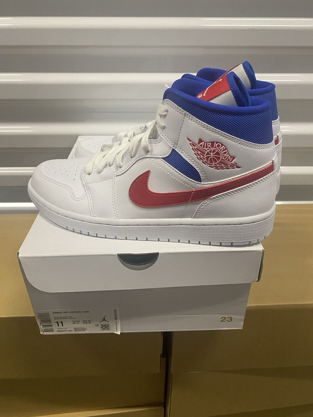 Jordan 1 Mid White Red Royal Size 11w / 9.5 M BQ6472164